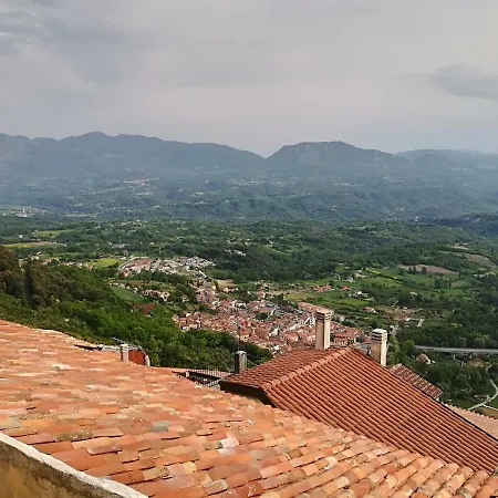度假居 La Casa Sulla Valle 卡斯德鲁西苏比